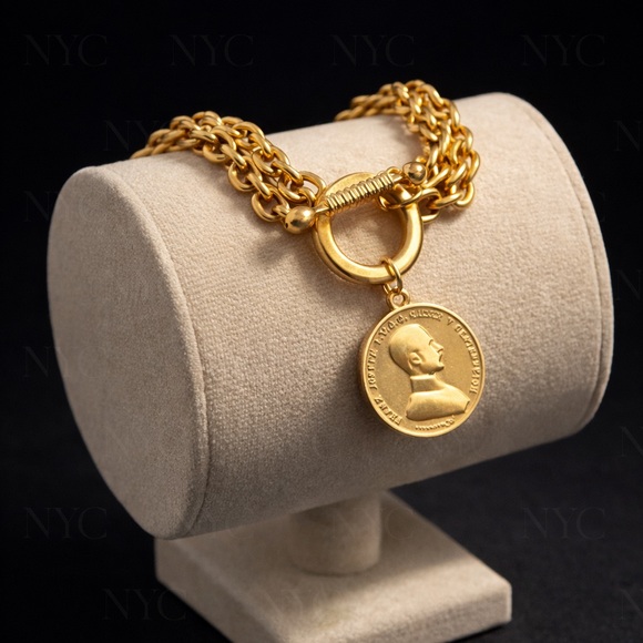 Elegant Gold Coin Pendant Necklace - Picture 3 of 5